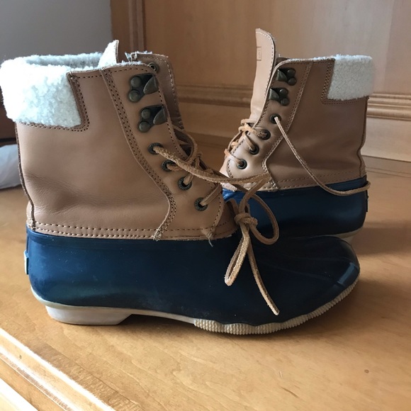 sherpa sperry boots